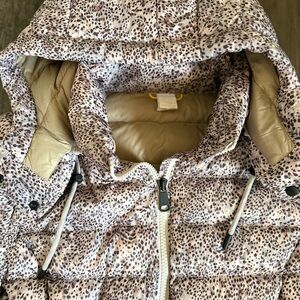 Lole Down Jacket in Beige with Leopard Print Lining. Women’s XL